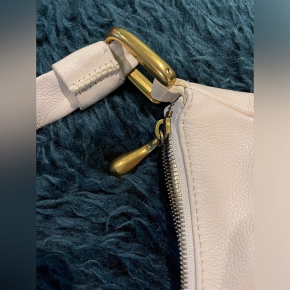 Hobo International cream fringe leather gold hardware handbag purse - Picture 4 of 16